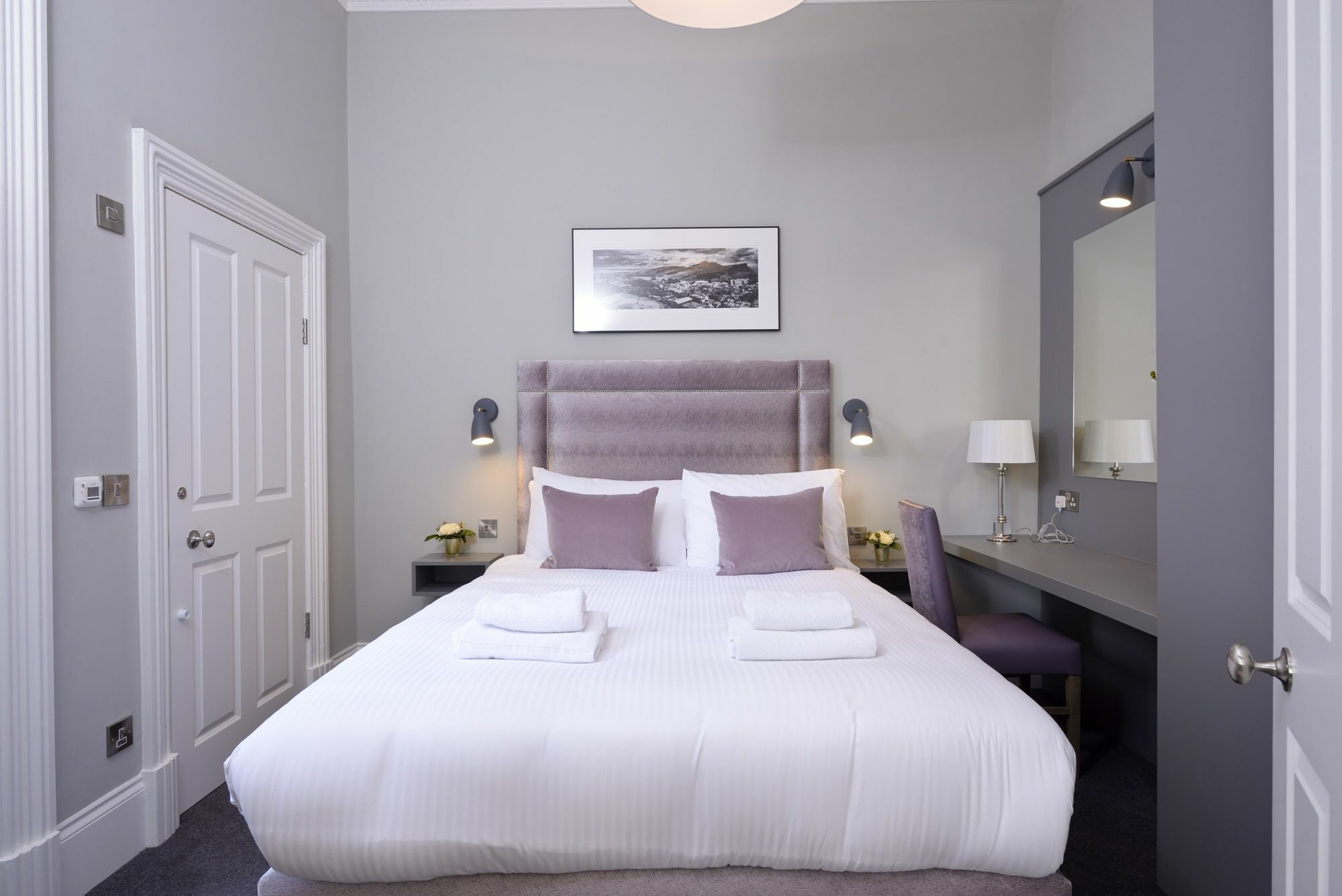 Destiny Scotland Apartments At West End - Princes Street Единбург Екстериор снимка